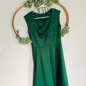 PINE GREEN DRESS WITH NAVY PLAID FRILL💚